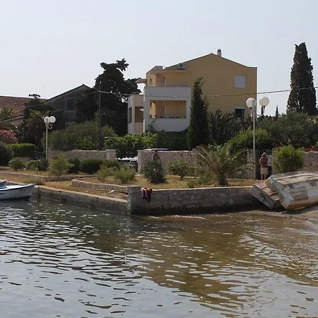 8315f Apartment Preko