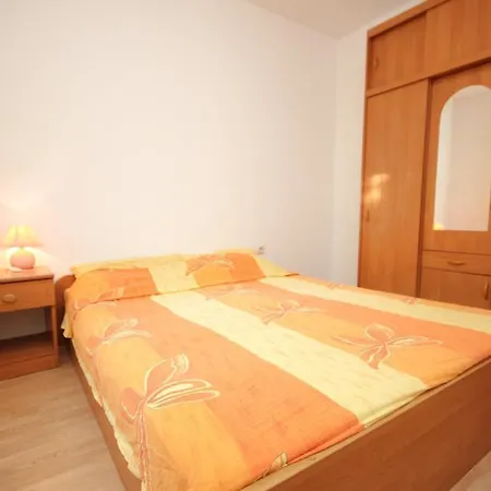 Apartment 8315f